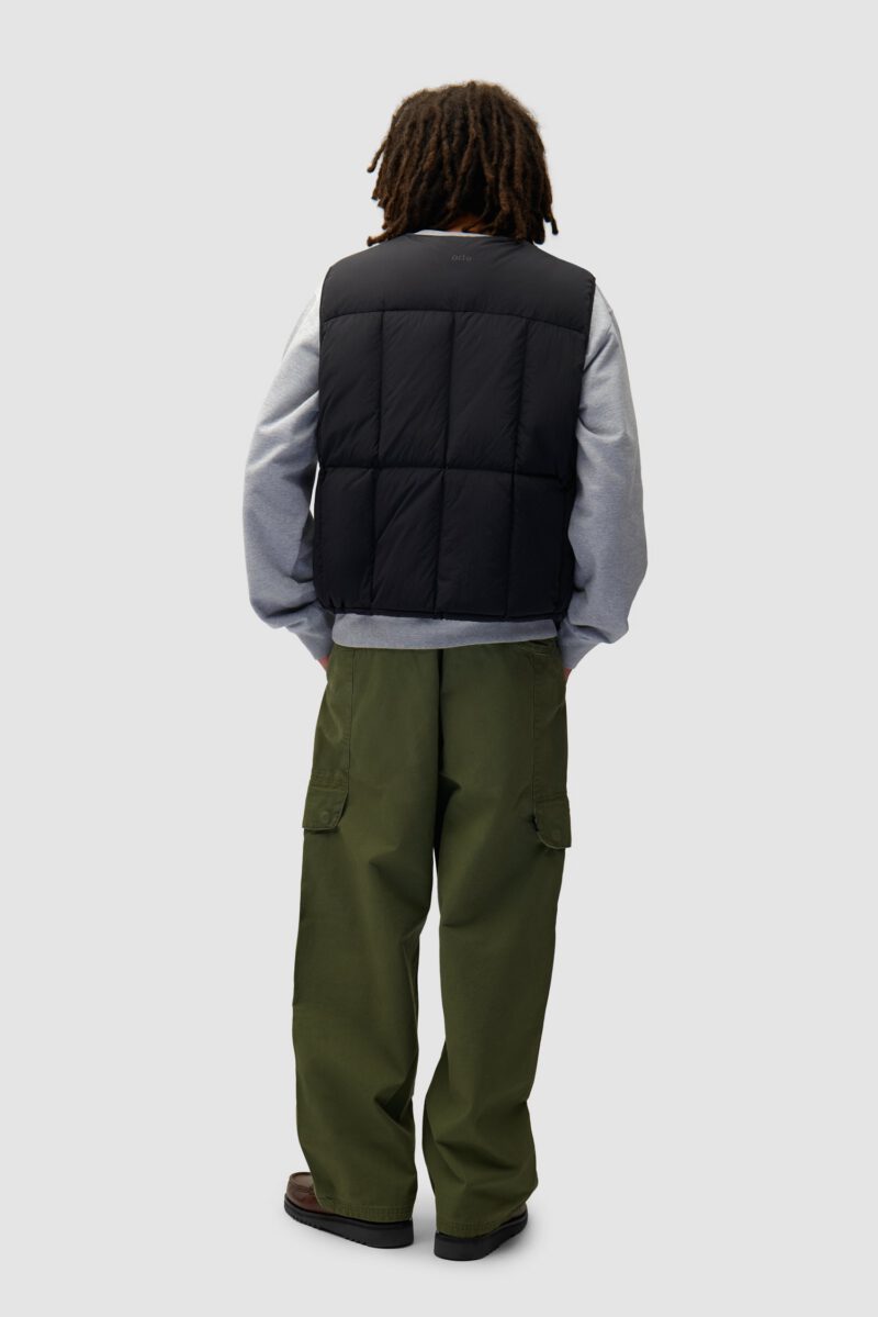 AW25-130VBLACK3.jpg AW25-130VBLACK3.jpg