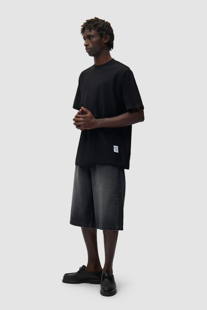 SS26-190TBLACK5.jpg SS26-190TBLACK5.jpg